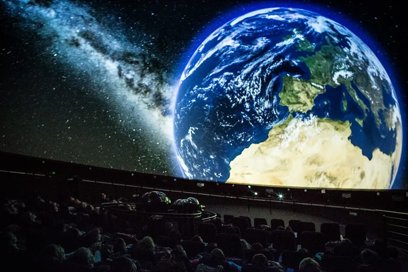 Planetarium Niebo Kopernika - wnętrze z programem ESERO