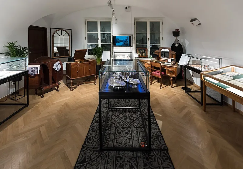 Detale architektoniczne kamienicy Muzeum Marii Curie