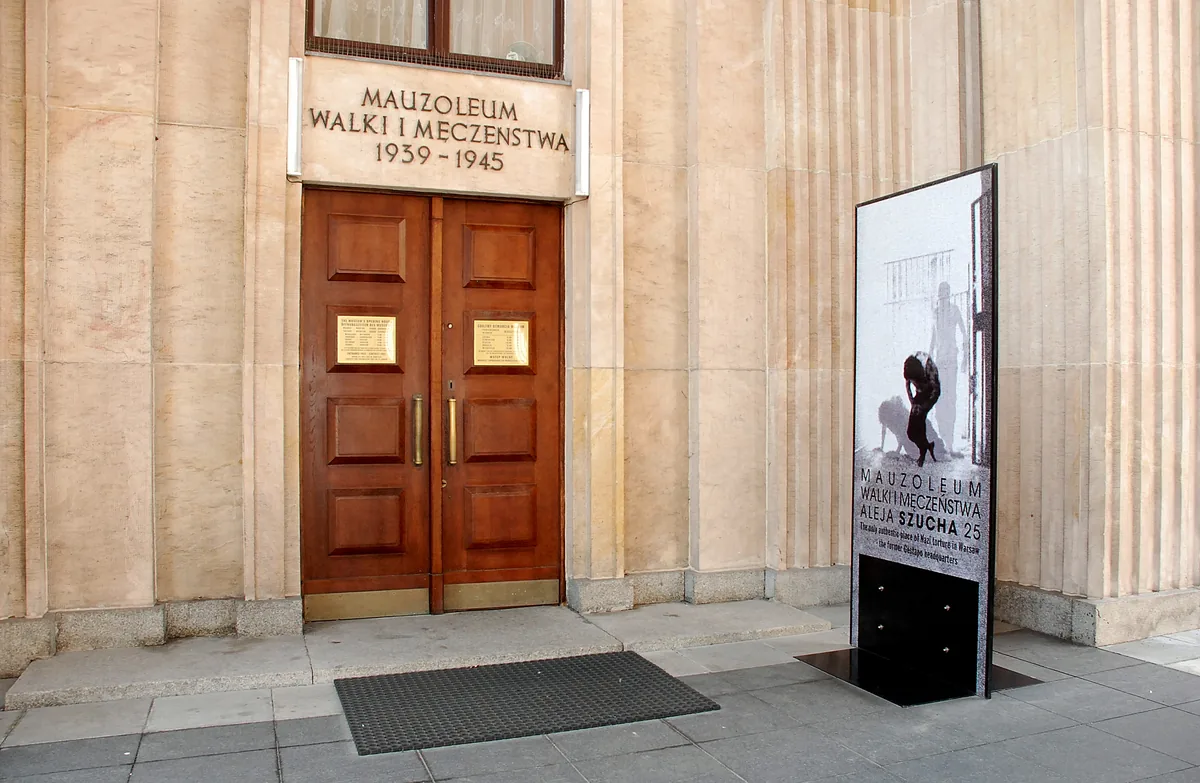 Mauzoleum Walki i Meczenstwa przy al. Szucha 25