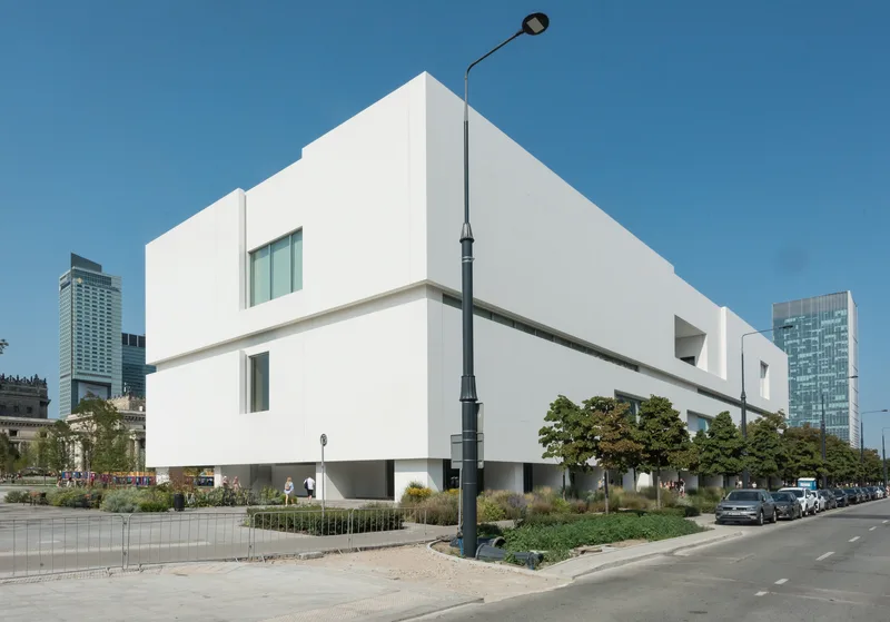 Nowy budynek Muzeum Sztuki Nowoczesnej na placu Defilad, widok od strony Marszalkowskiej