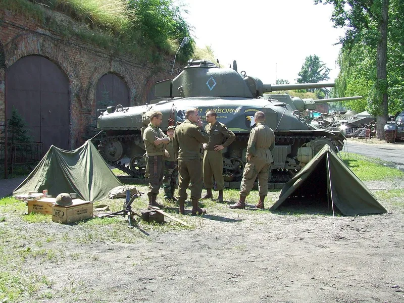 Czołg M4 Sherman w Forcie IX Czerniaków
