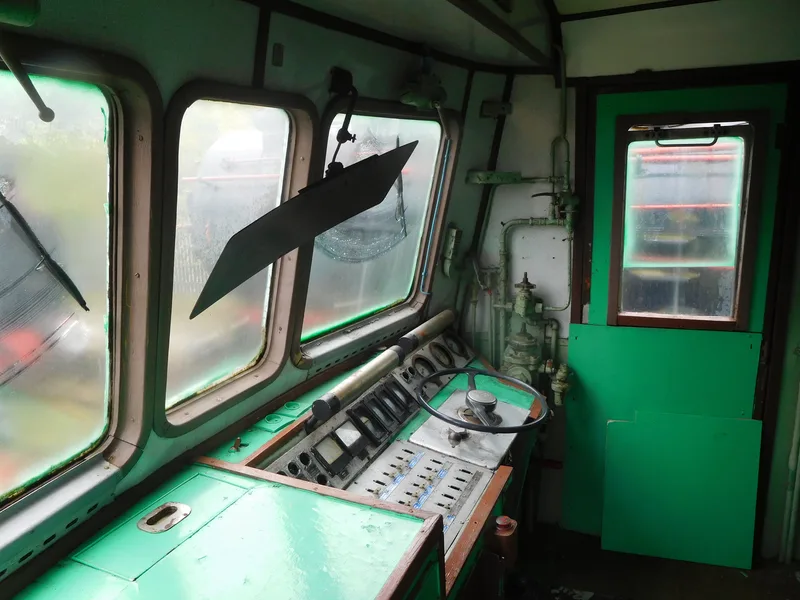 Kabina maszynisty lokomotywy ET21-66 w Stacji Muzeum
